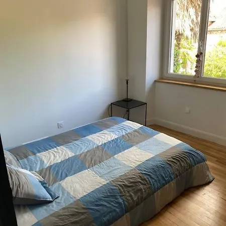 Charmante Petite Maison De *